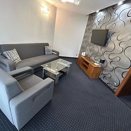 Hotel Crystal Janikowo Экстерьер фото